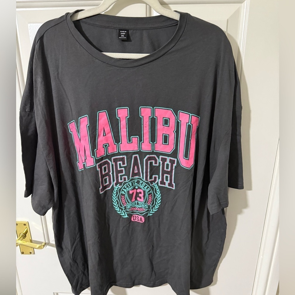 2/$15 SHEIN Curve Graphic Malibu Beach Drop Shoulder Tee 3x - Picture 2 of 5